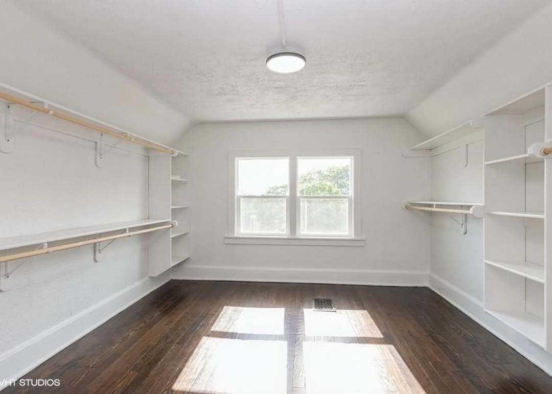 2425 Brooklyn Avenue — photo 5