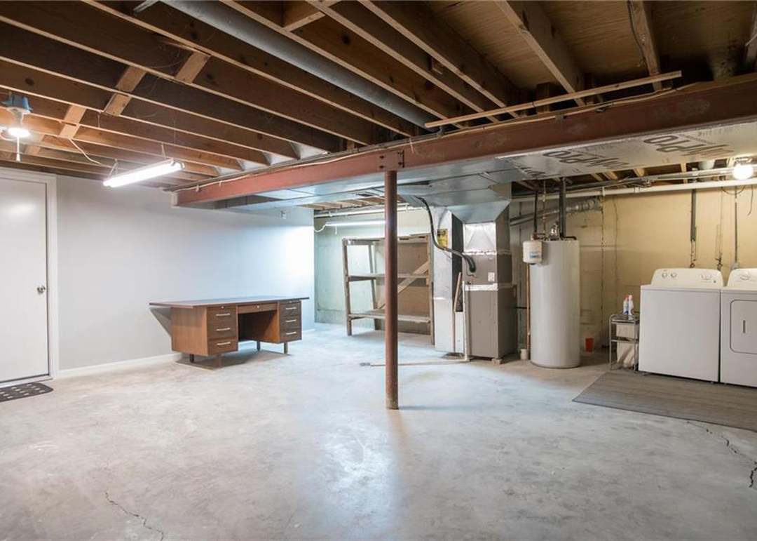 12913 Sycamore Avenue — photo 32