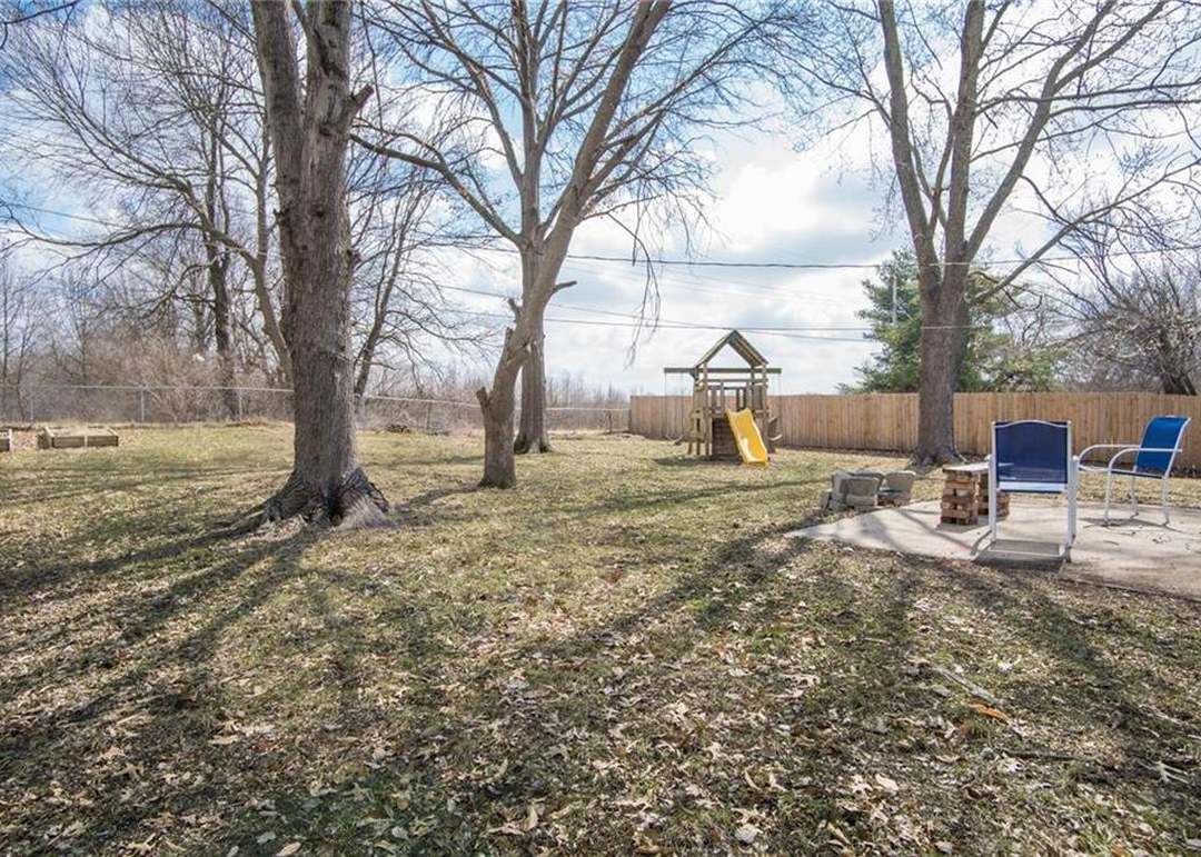 12913 Sycamore Avenue — photo 40