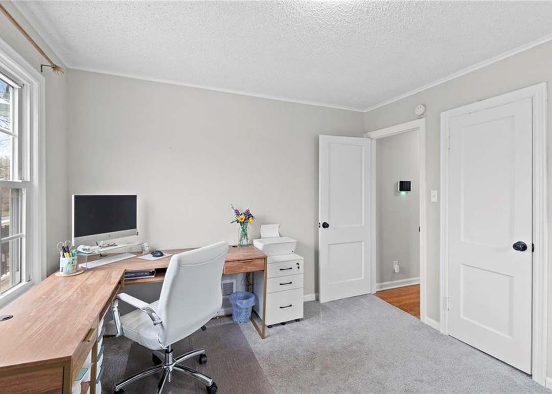 8522 W 56th Terrace — photo 4