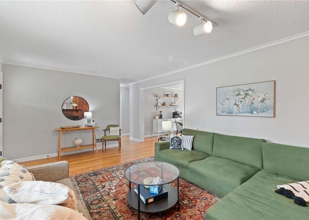 8522 W 56th Terrace — photo 9
