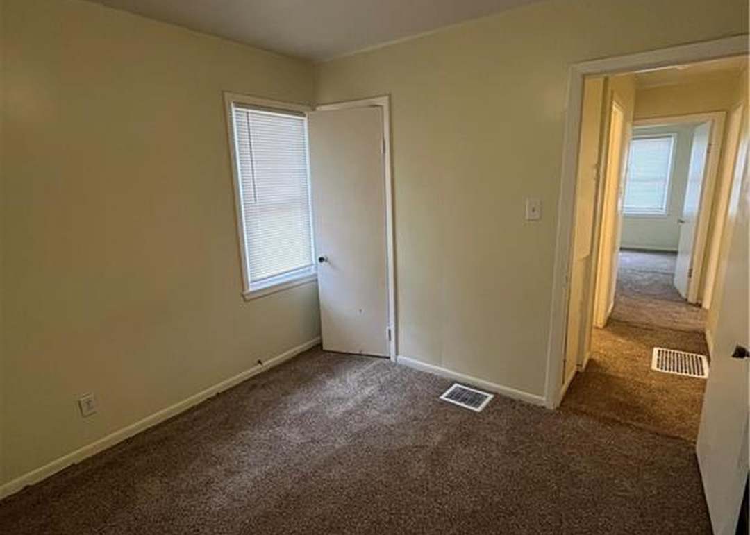 4619 S Benton Avenue — photo 14