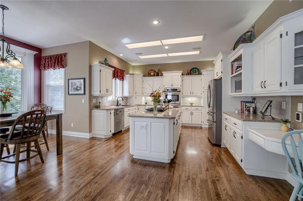 6401 Gladstone Drive — photo 1