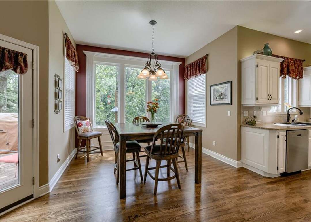 6401 Gladstone Drive — photo 2