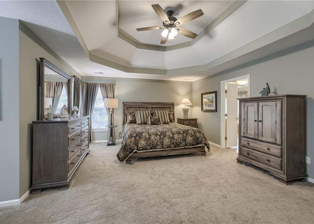 6401 Gladstone Drive — photo 4