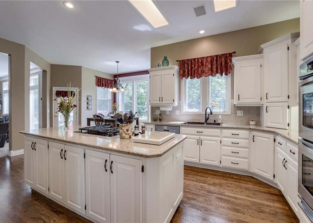 6401 Gladstone Drive — photo 15