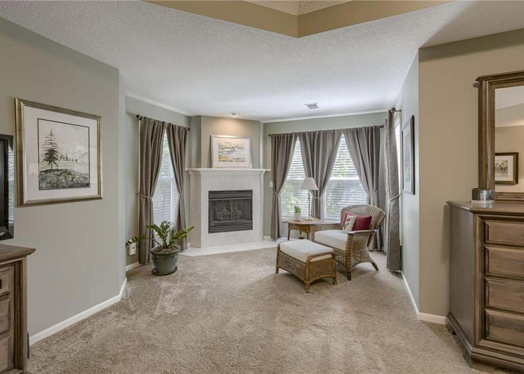 6401 Gladstone Drive — photo 21
