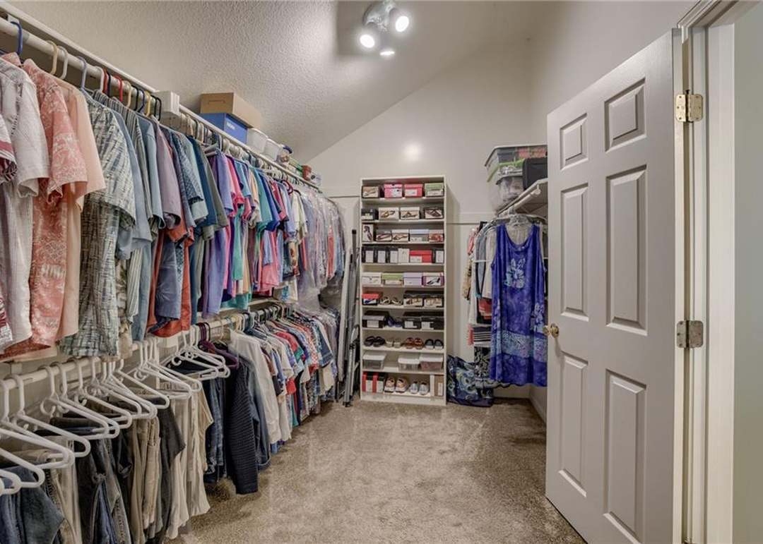 6401 Gladstone Drive — photo 23