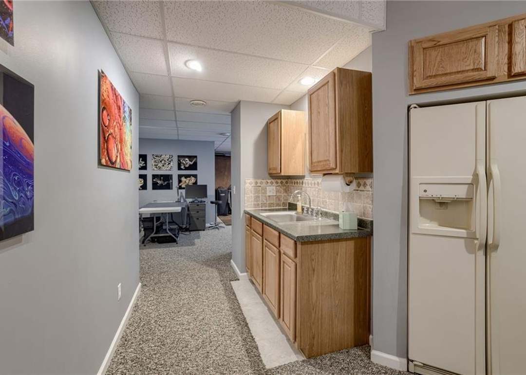 6401 Gladstone Drive — photo 29