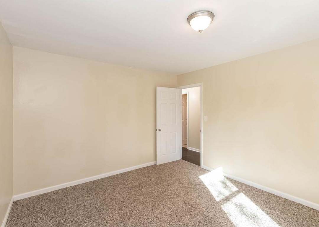 6119 Everett Avenue — photo 5
