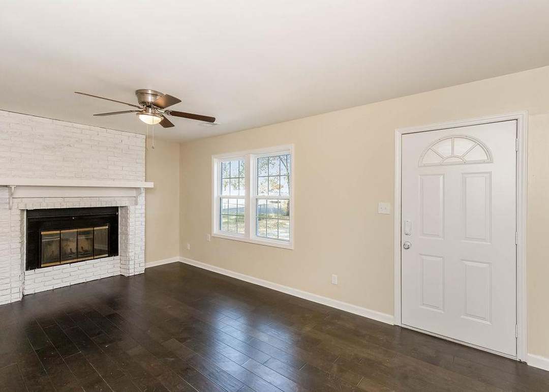 6119 Everett Avenue — photo 6