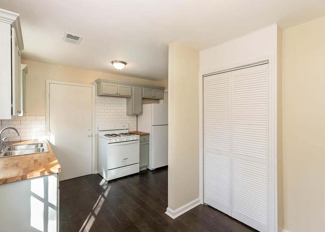 6119 Everett Avenue — photo 7