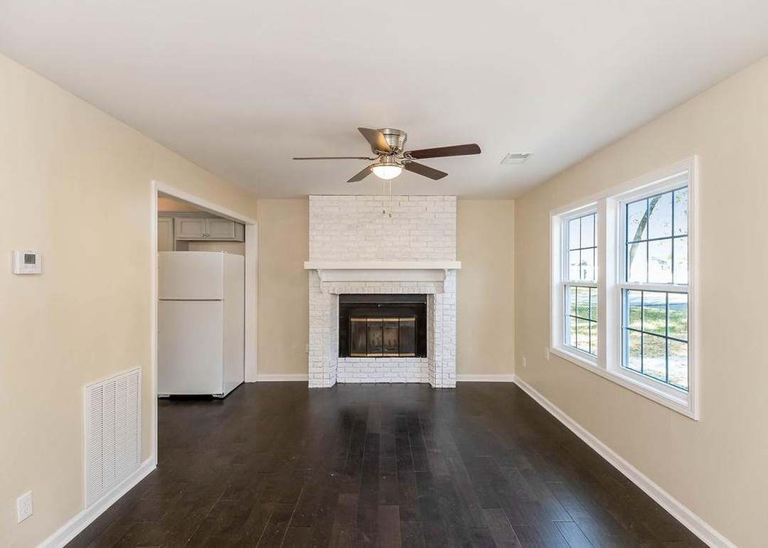 6119 Everett Avenue — photo 10