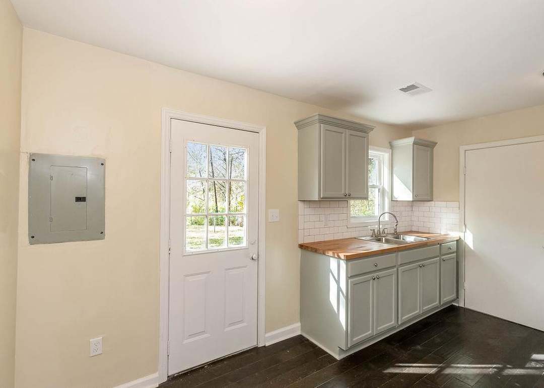 6119 Everett Avenue — photo 16