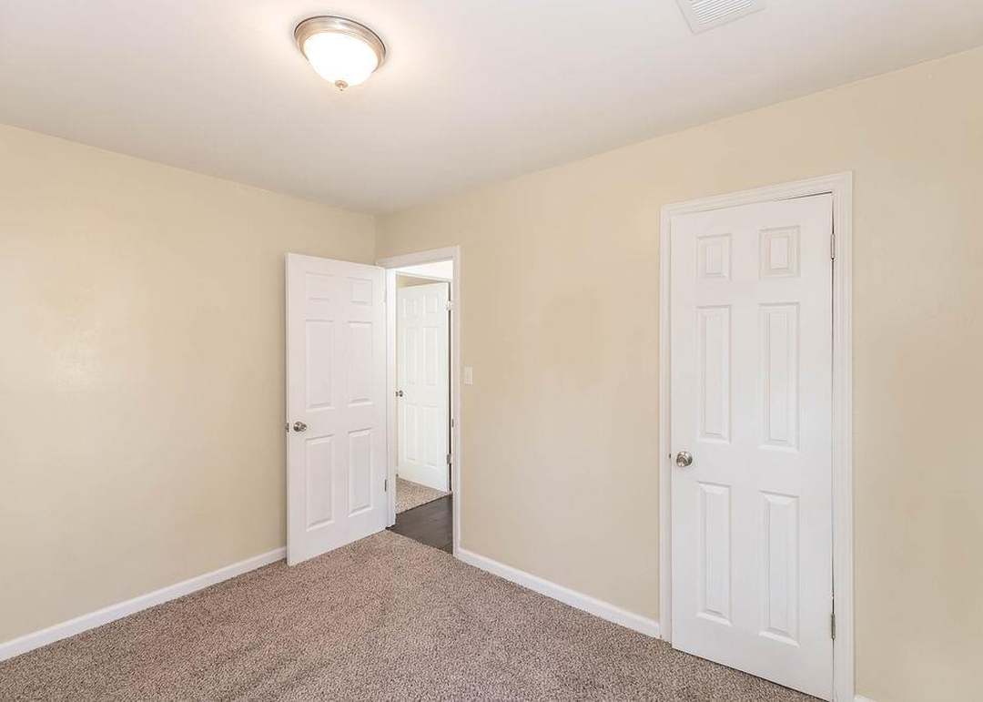 6119 Everett Avenue — photo 20