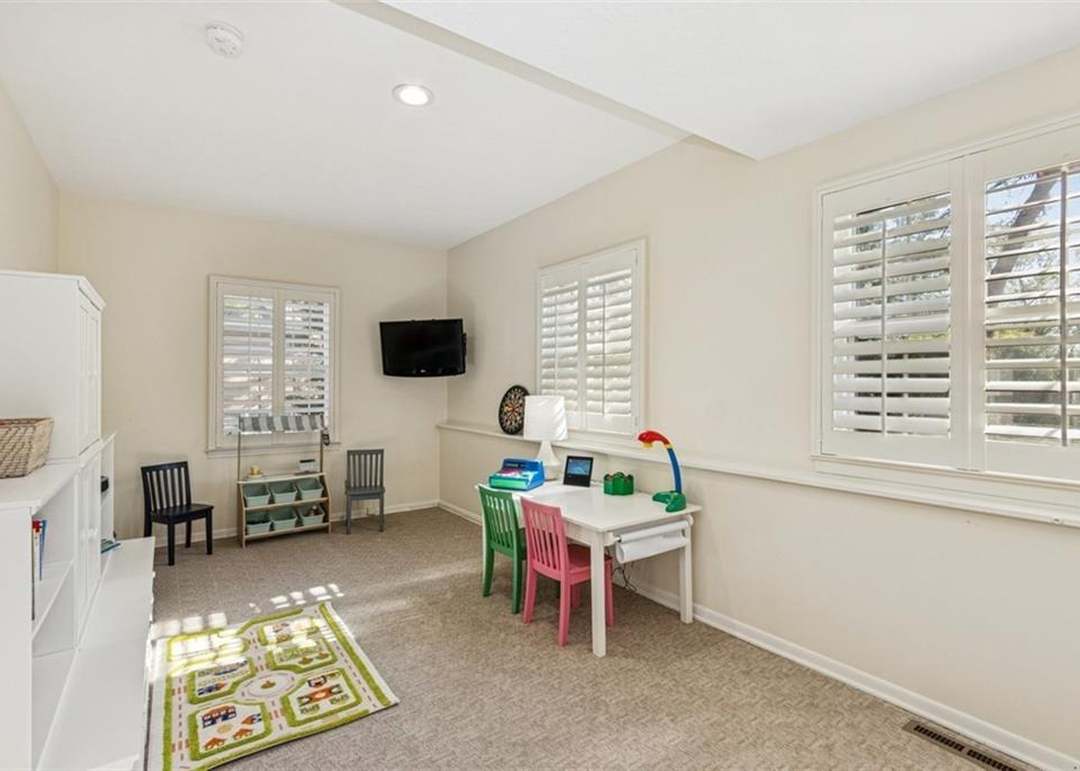 8200 Rosewood Lane — photo 27