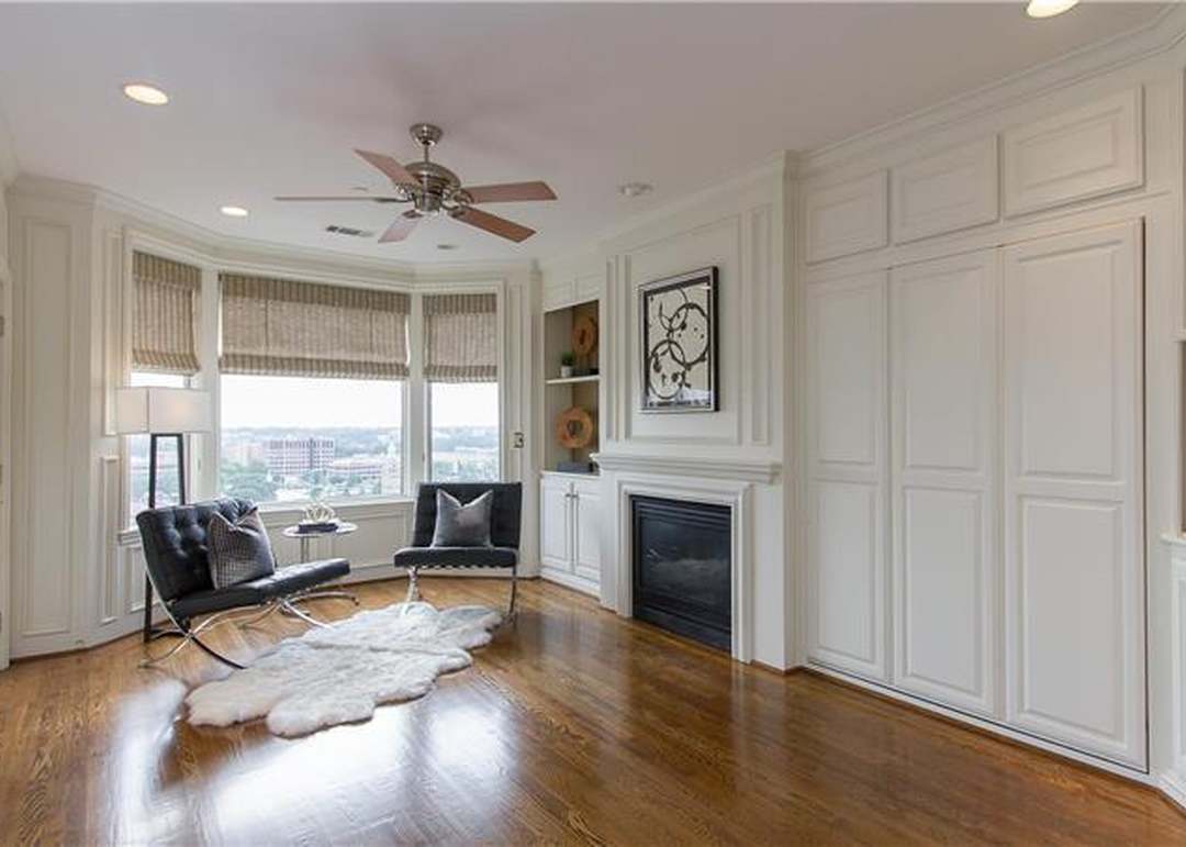 411 W 46th Terrace — photo 14