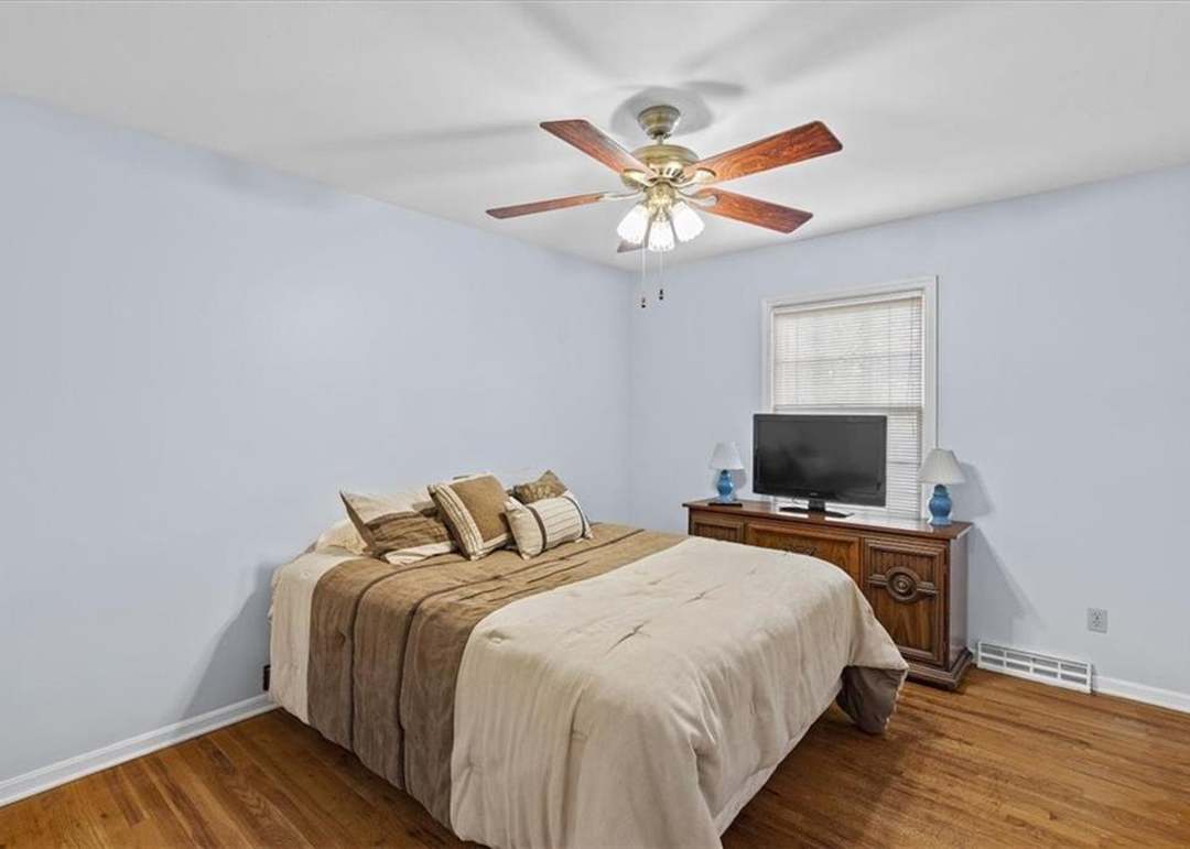 9812 Winslow Place — photo 7