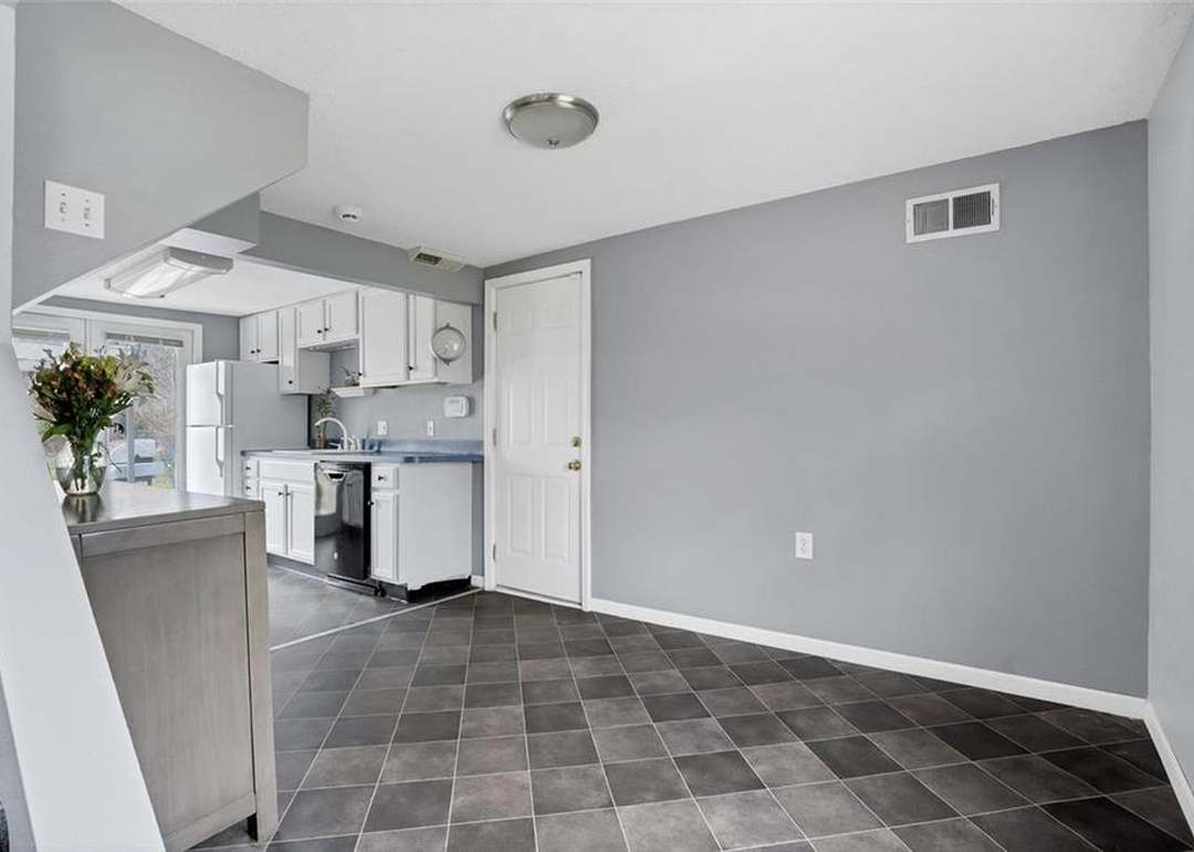 7838 SUMMIT Street — photo 2