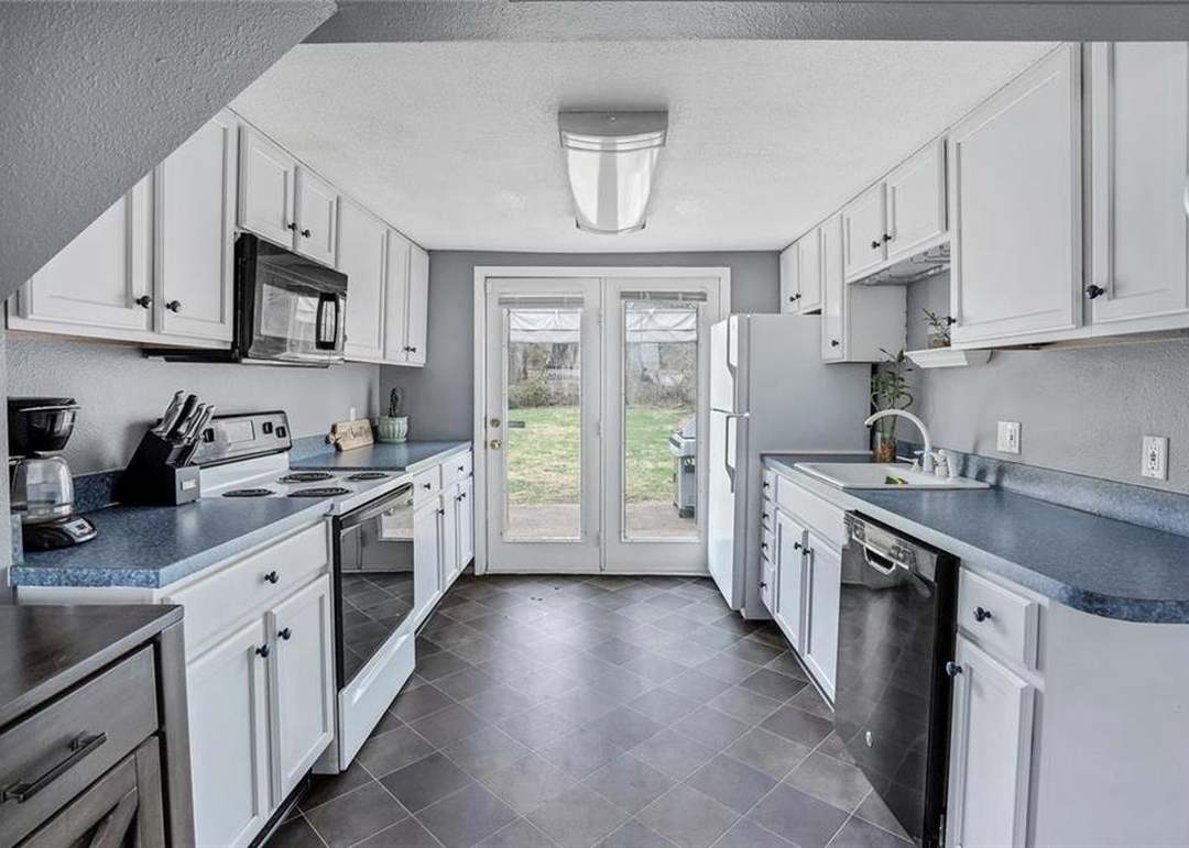 7838 SUMMIT Street — photo 4