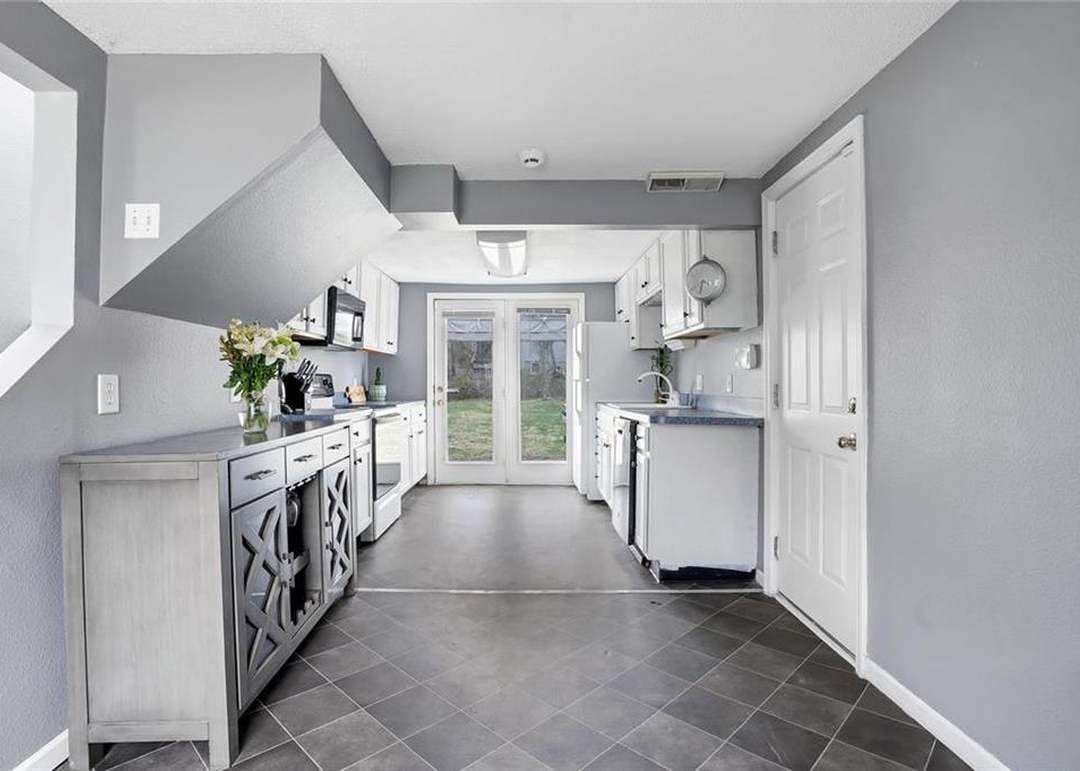 7838 SUMMIT Street — photo 9