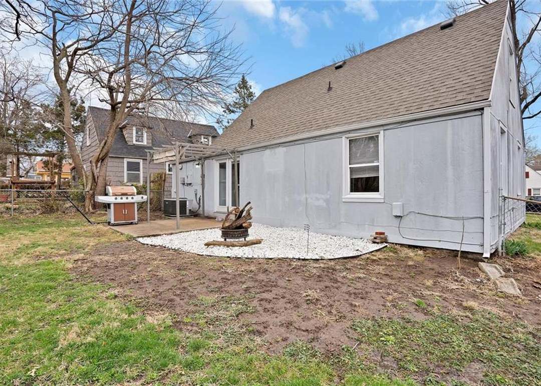 7838 SUMMIT Street — photo 14
