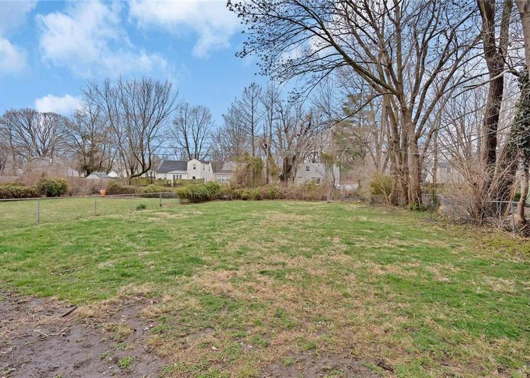 7838 SUMMIT Street — photo 16