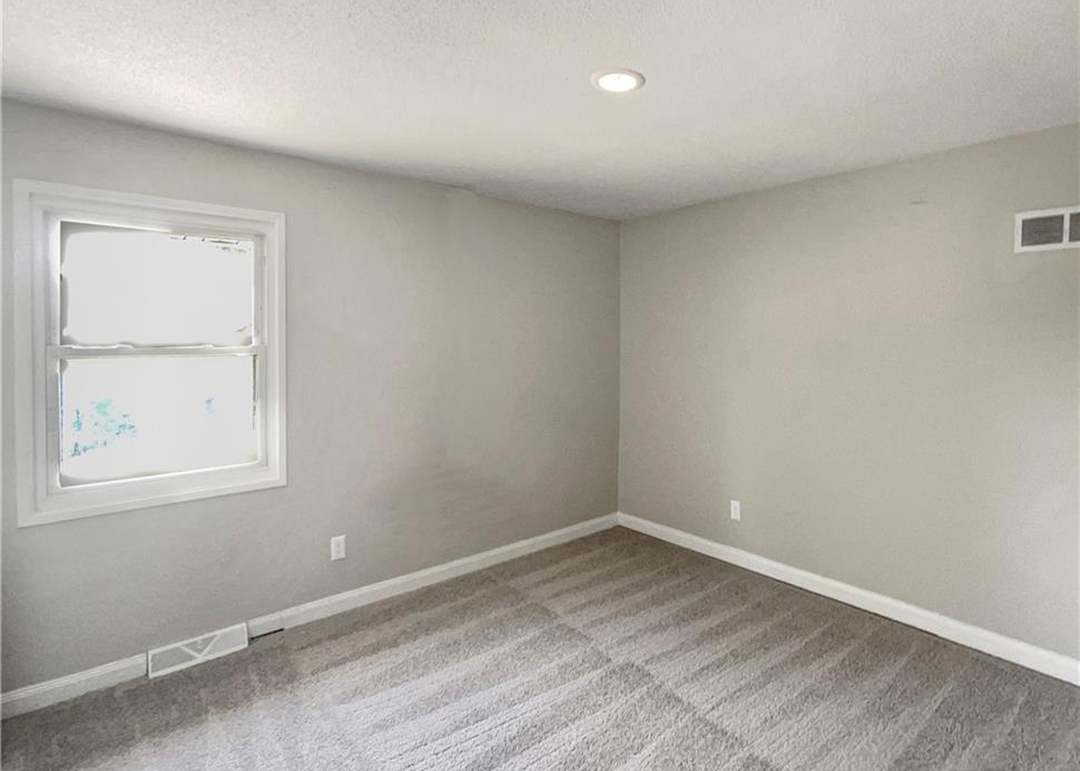 6404 E 140th Place — photo 3