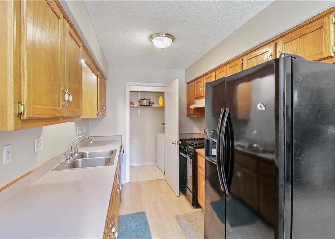 406 Willow Street — photo 2