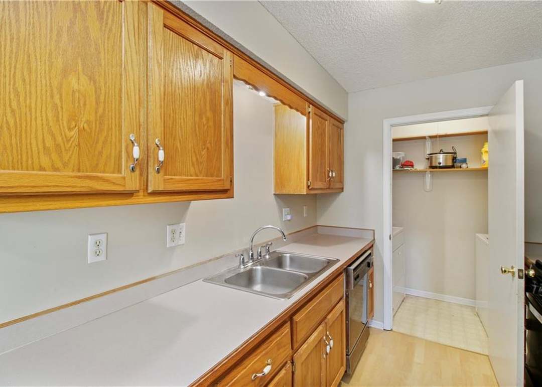 406 Willow Street — photo 12