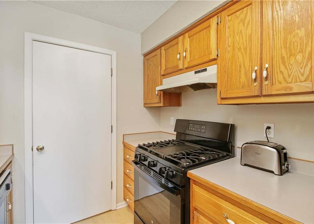 406 Willow Street — photo 13