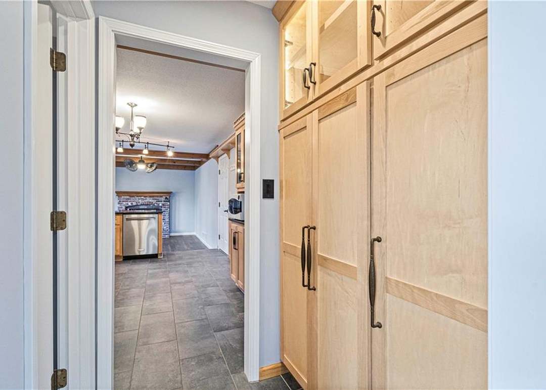 2116 NW Harbor Place — photo 4