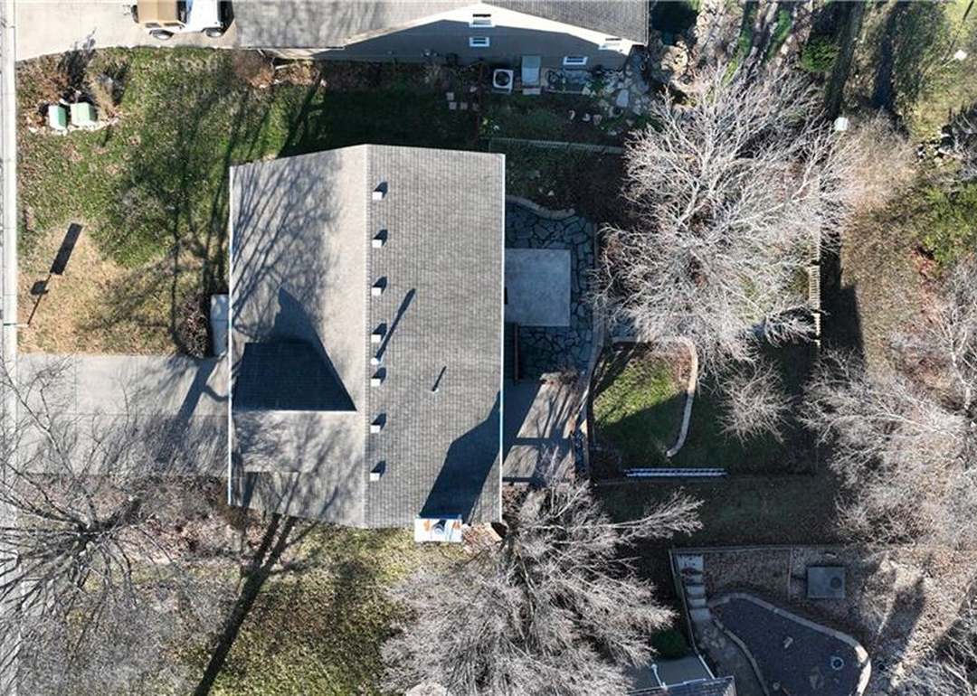 2116 NW Harbor Place — photo 10