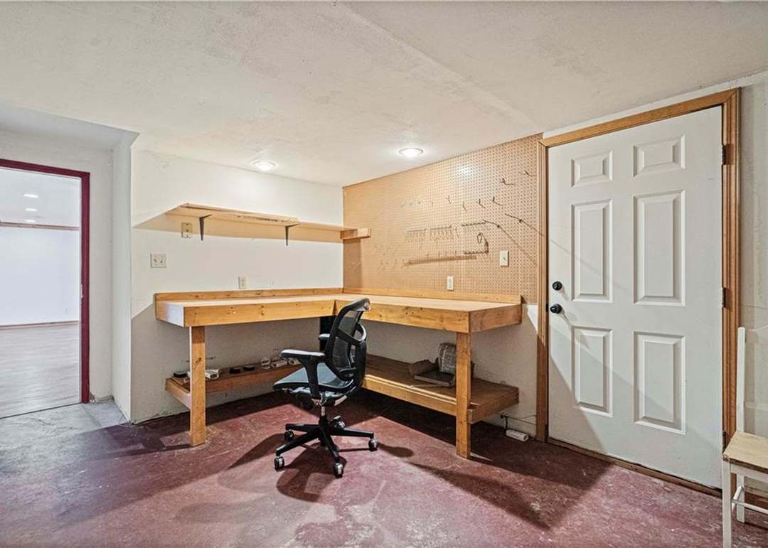 2116 NW Harbor Place — photo 29