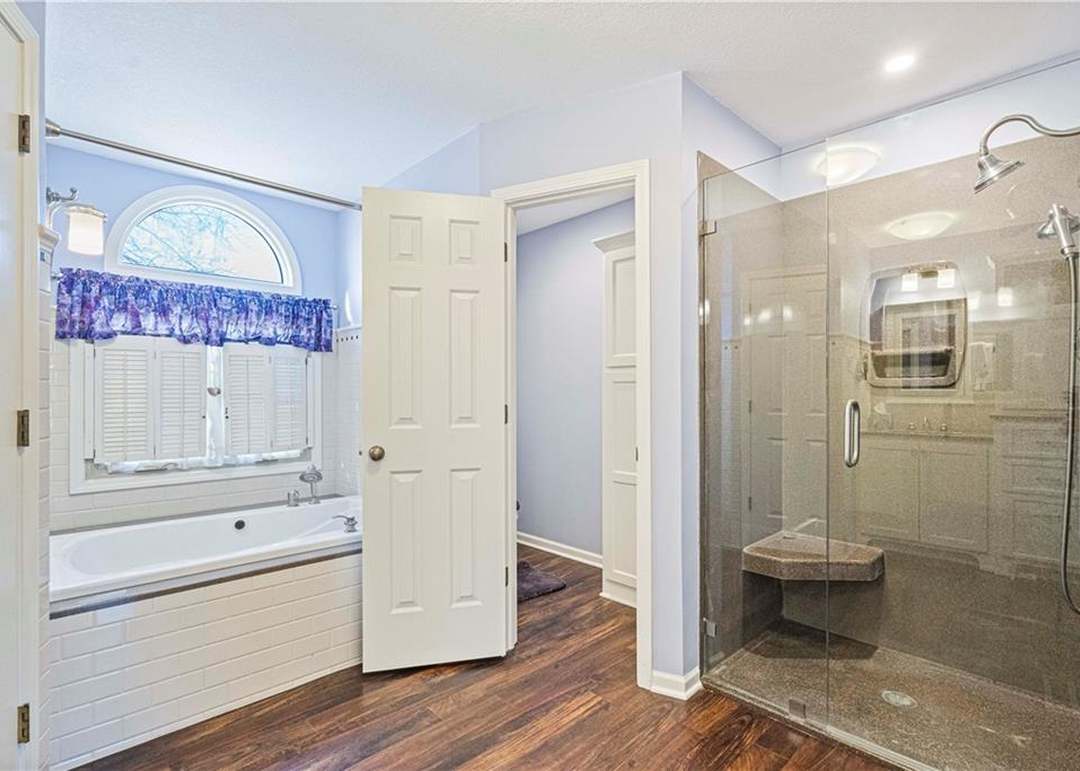 2116 NW Harbor Place — photo 35