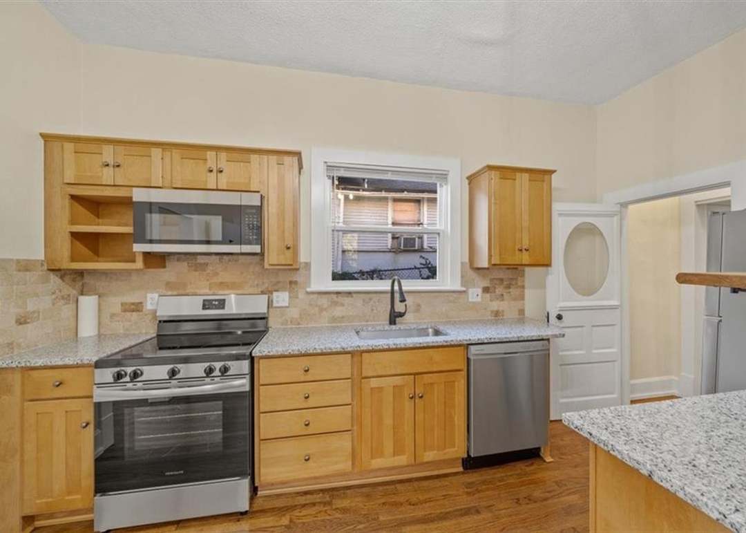 2534 Lawn Avenue — photo 11