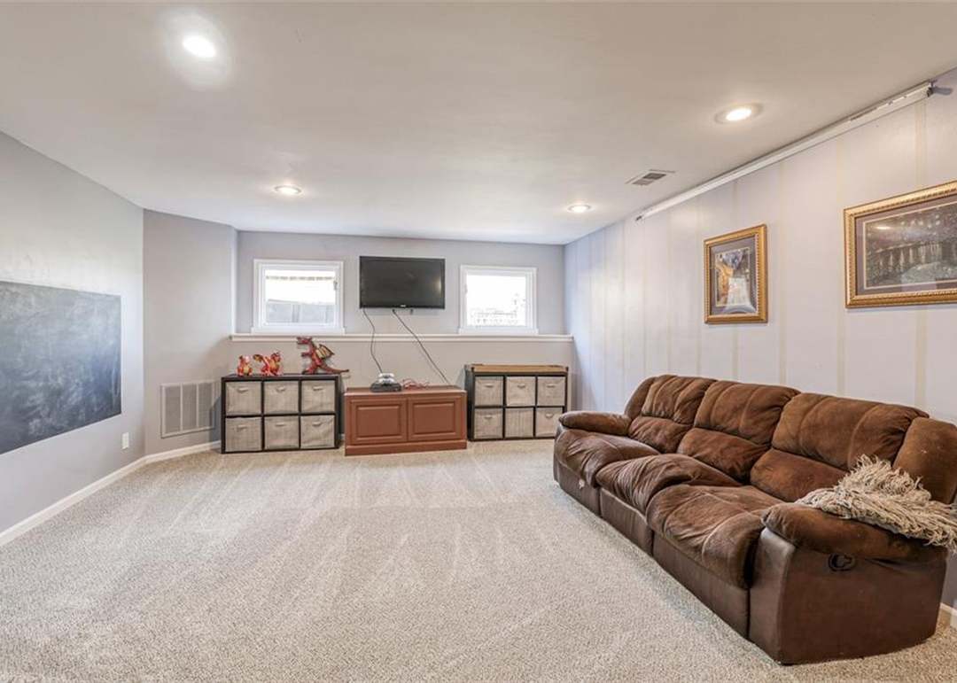 10001 W 101st Street — photo 5