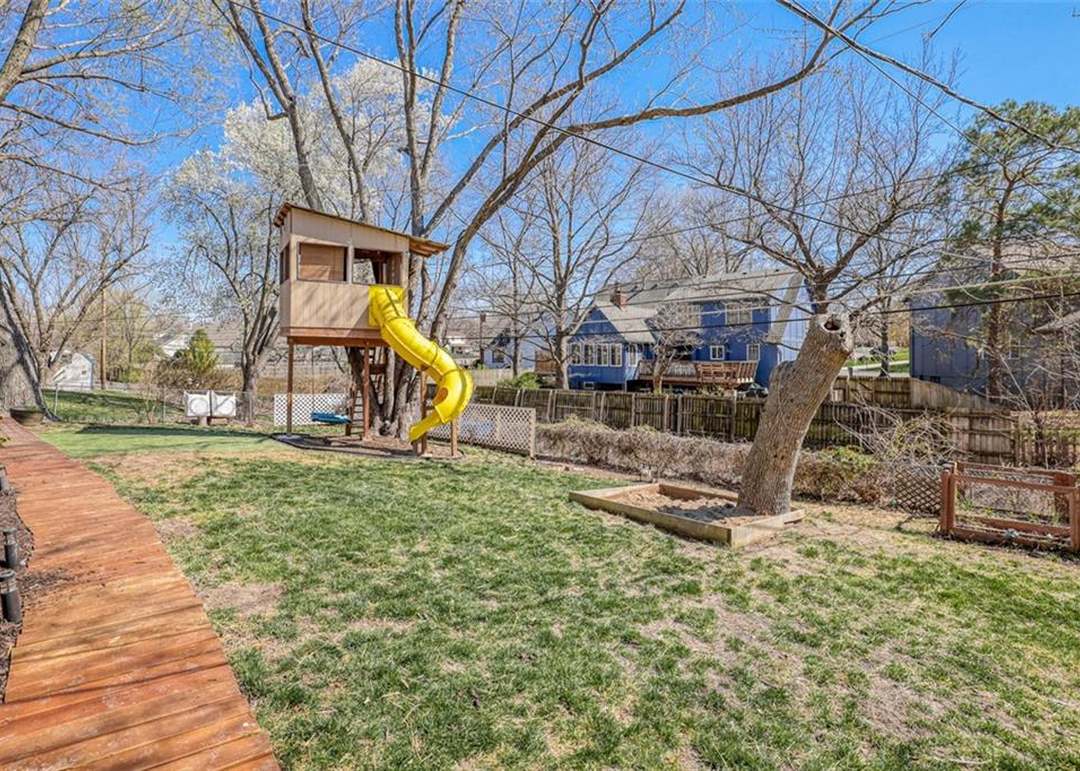 10001 W 101st Street — photo 29