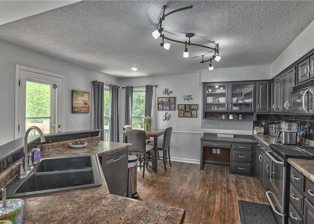 740 N Sumac Street — photo 16