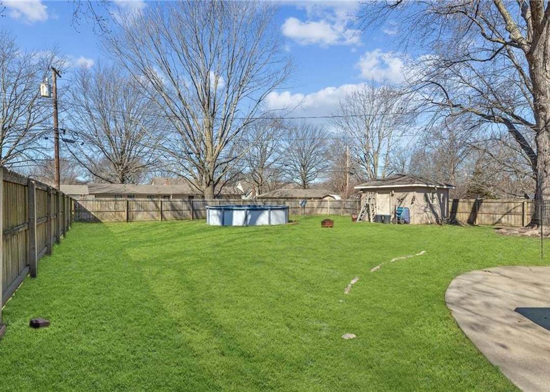 104 SW Alderson Place — photo 3