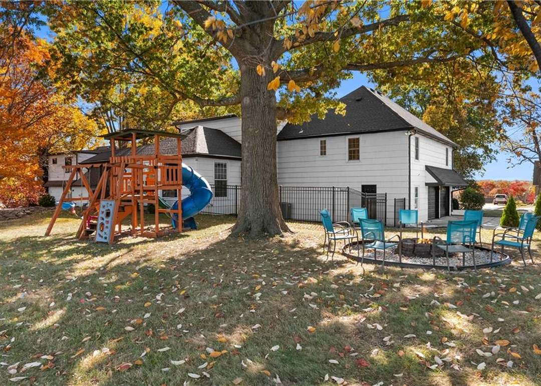 9504 W 106TH Street — photo 3