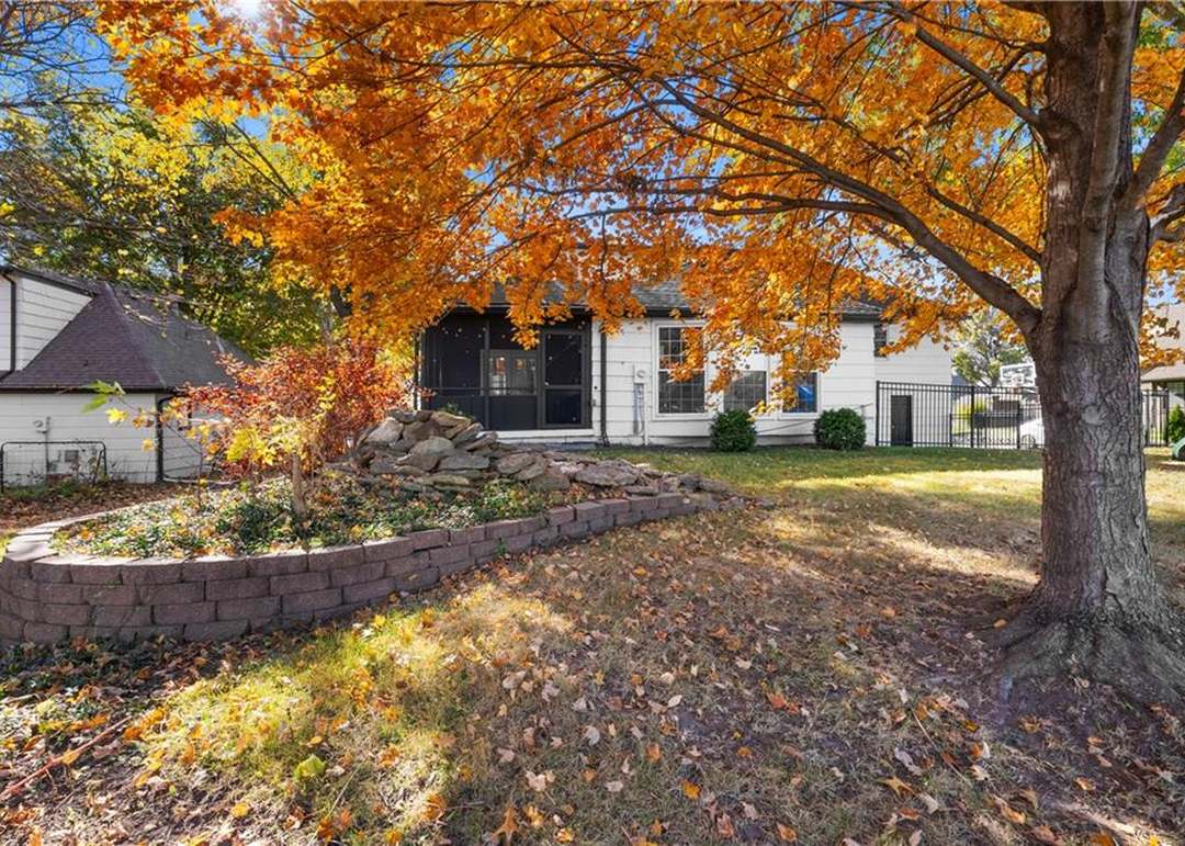 9504 W 106TH Street — photo 48