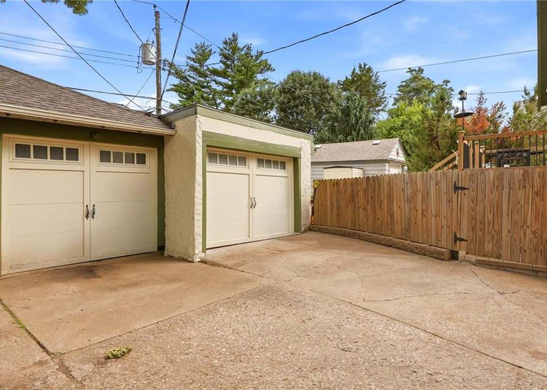 309 E Winthrope Road — photo 3