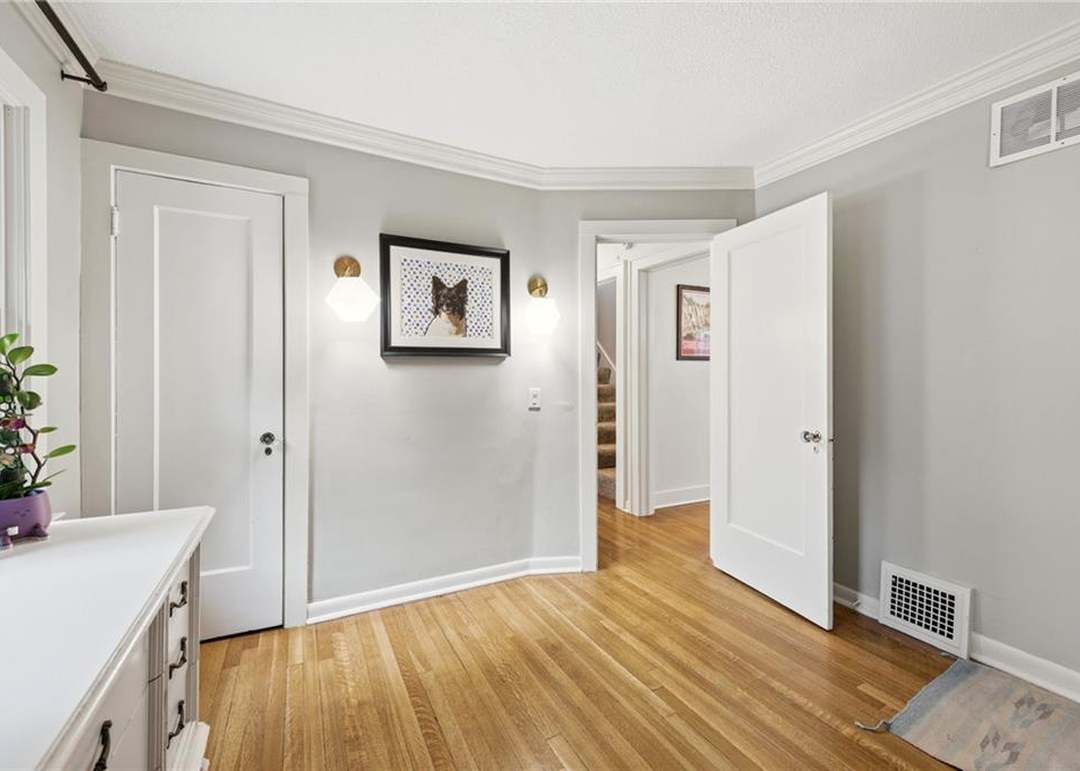 309 E Winthrope Road — photo 4