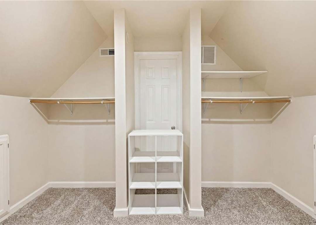 309 E Winthrope Road — photo 33
