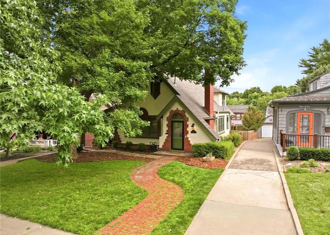309 E Winthrope Road — photo 45