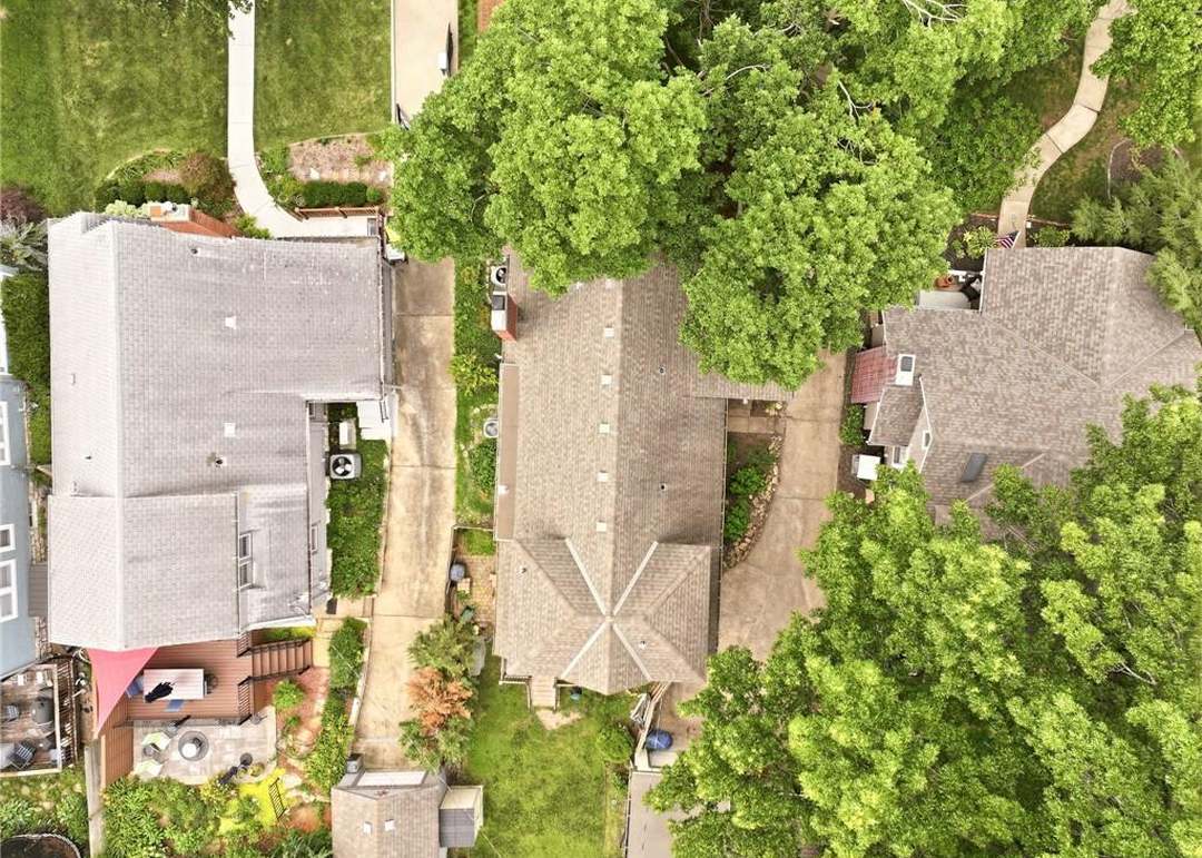 309 E Winthrope Road — photo 46
