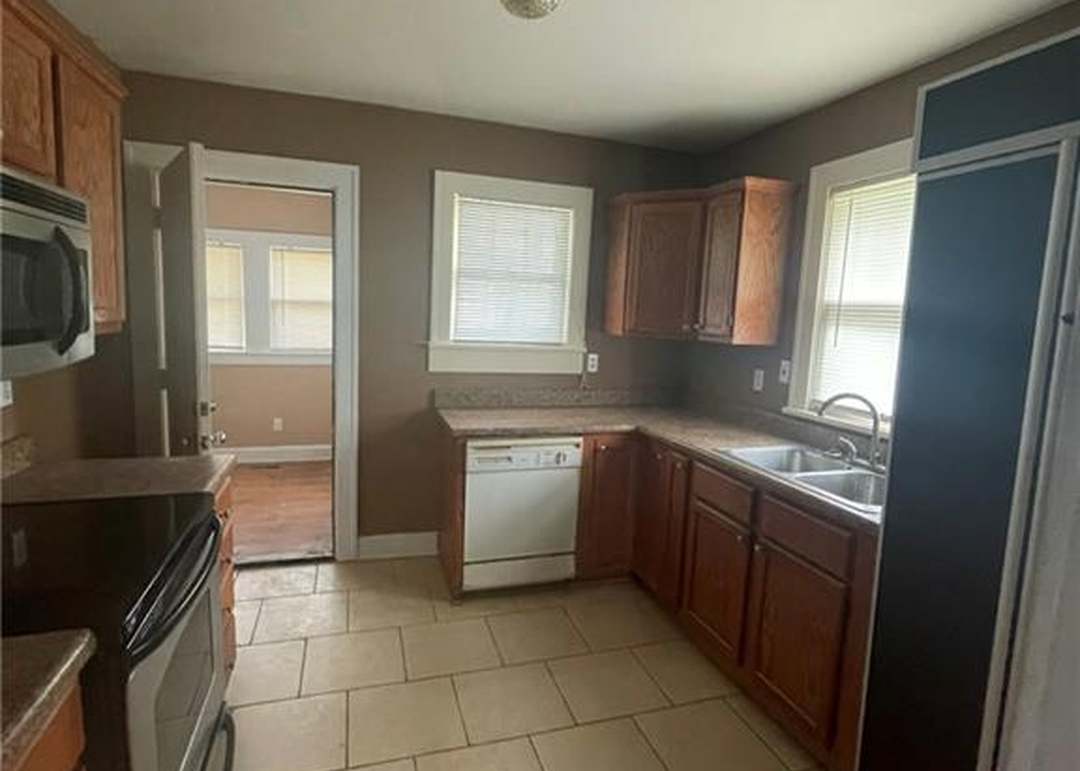 8505 Wayne Avenue — photo 12