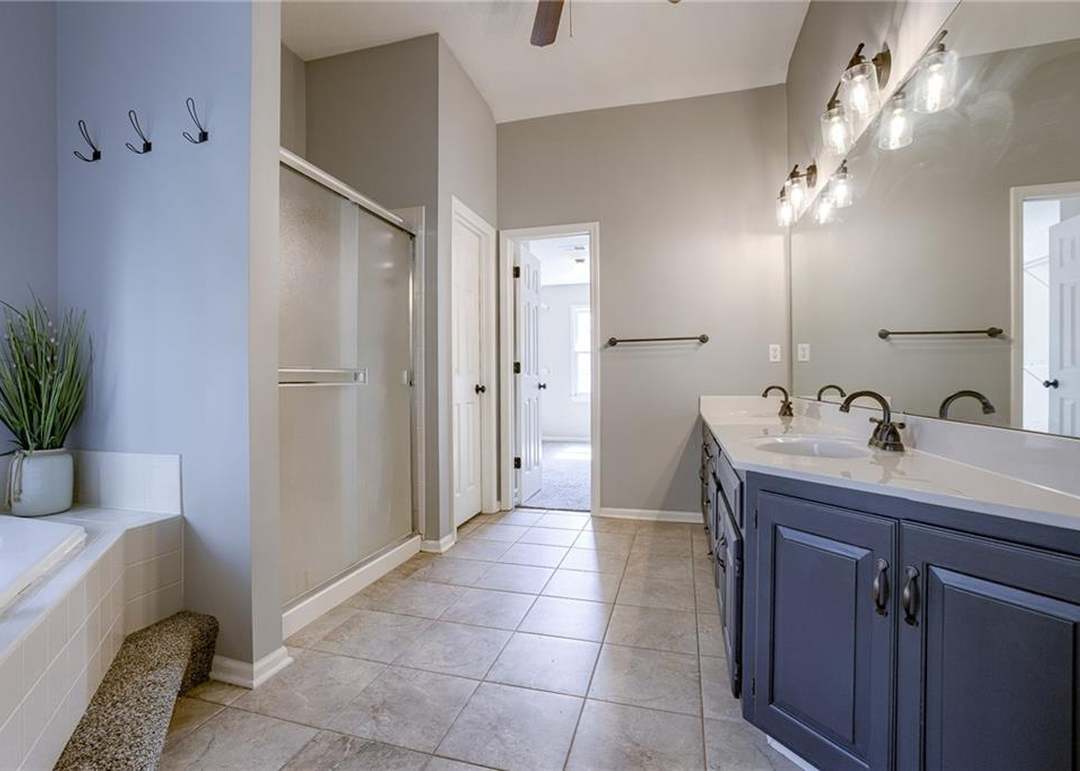 11316 W 116 Street — photo 7