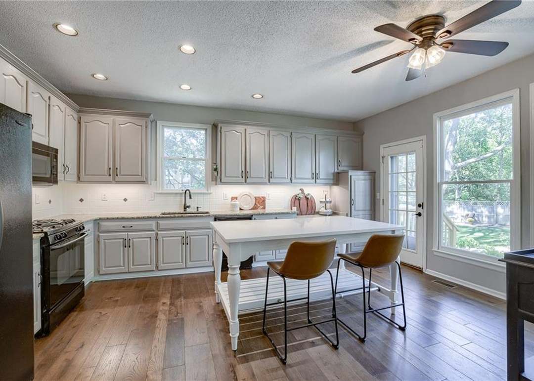 11316 W 116 Street — photo 11